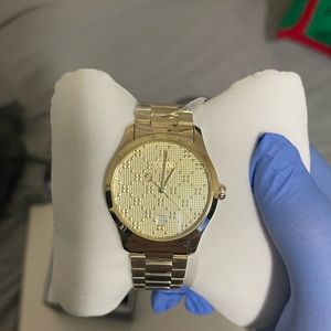 BRAND NEW GUCCI WATCH